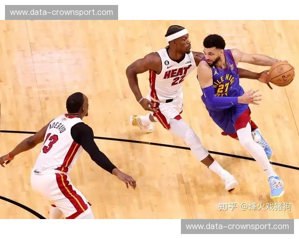 铁血南海岸对决克利夫兰新势力：3月21日热火与骑士的季后赛级博弈